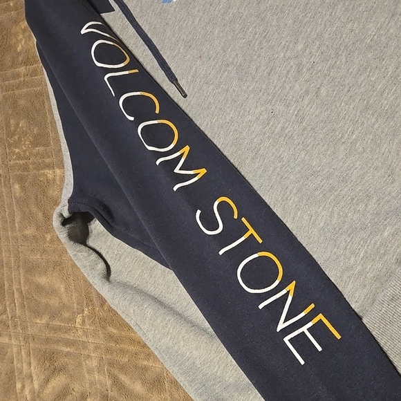 Volcom Blue and Gray Hoodie with Drawstring and Two-Tone Design Size Large - Picture 4 of 6